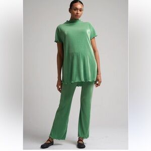 NOTHING FITS BUT Pleated Tunic Set